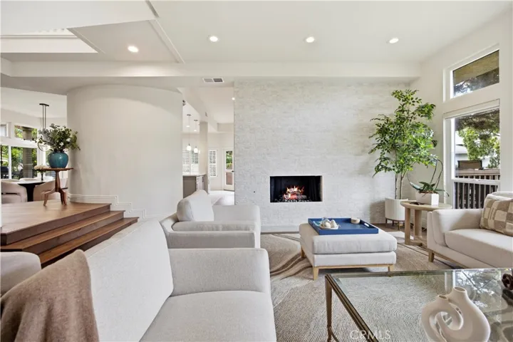 16 Lucerne, Newport Beach, California 92660