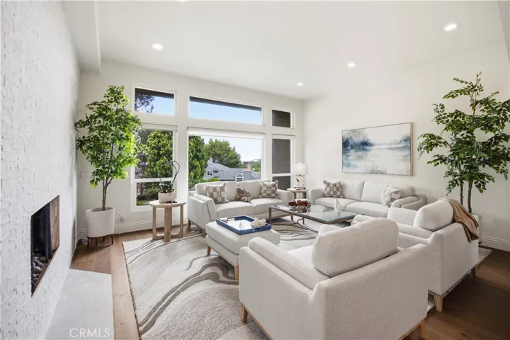 16 Lucerne, Newport Beach, California 92660