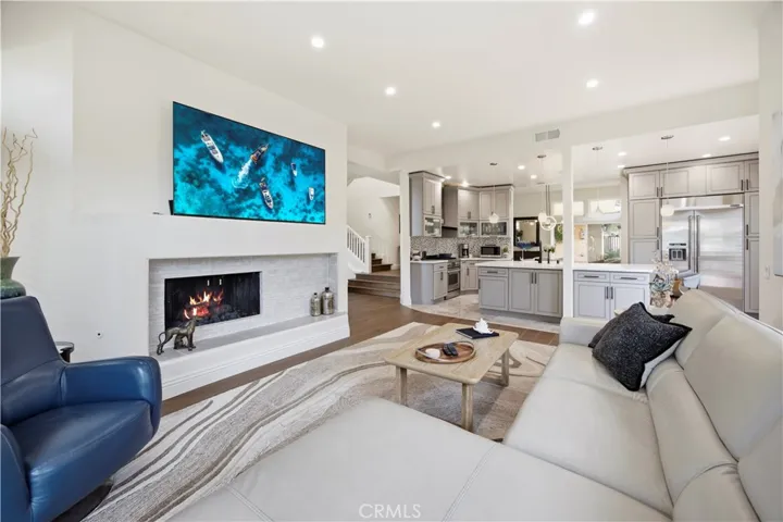 16 Lucerne, Newport Beach, California 92660