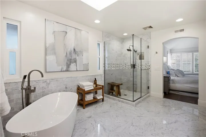 16 Lucerne, Newport Beach, California 92660