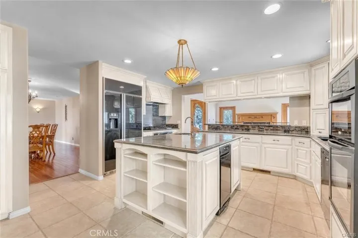9824 Baden Avenue, Chatsworth, California 91311
