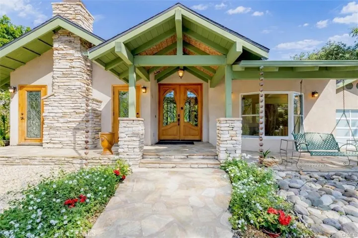 9824 Baden Avenue, Chatsworth, California 91311