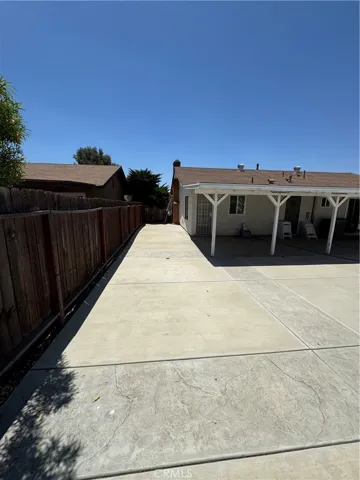 view of right side of yard