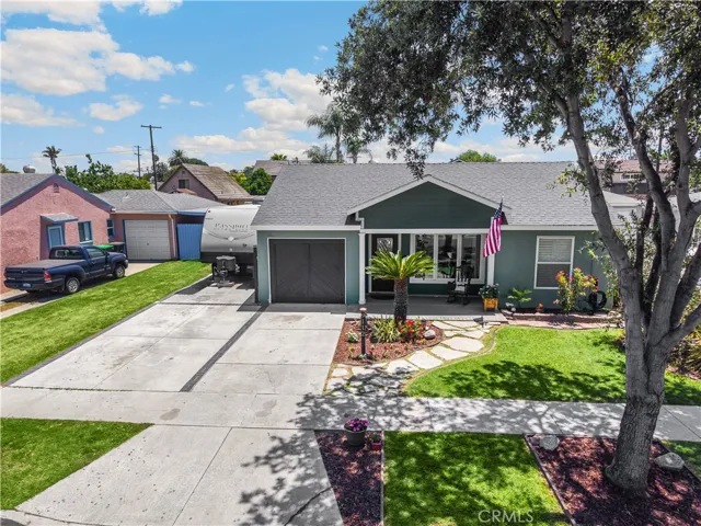 9112 Oak, Bellflower, California 90706