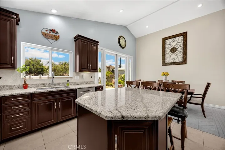 9112 Oak, Bellflower, California 90706