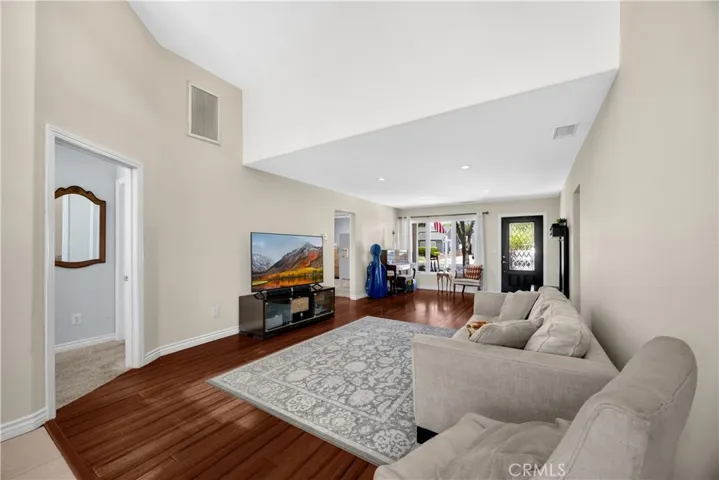 9112 Oak, Bellflower, California 90706