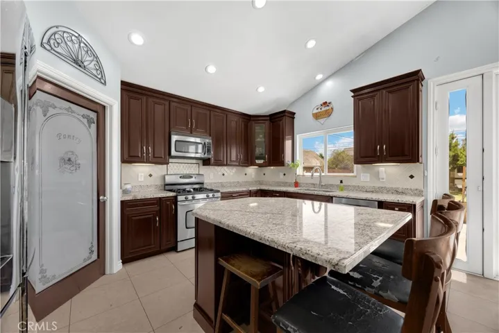 9112 Oak, Bellflower, California 90706