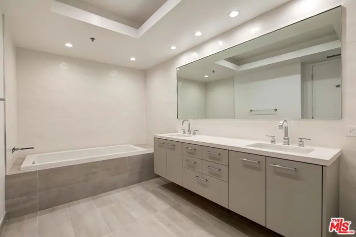 2142 Century Park Lane 102, Los Angeles, California 90067