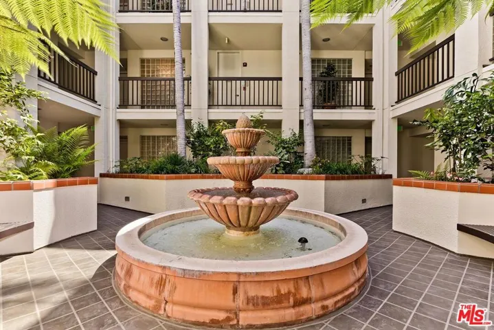 2142 Century Park Lane 102, Los Angeles, California 90067