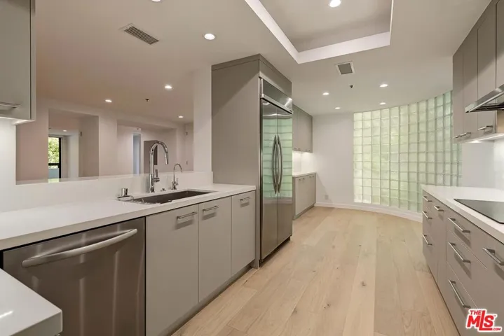 2142 Century Park Lane 102, Los Angeles, California 90067