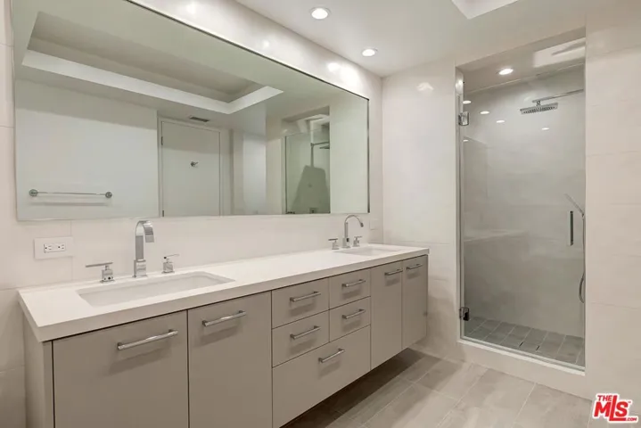 2142 Century Park Lane 102, Los Angeles, California 90067