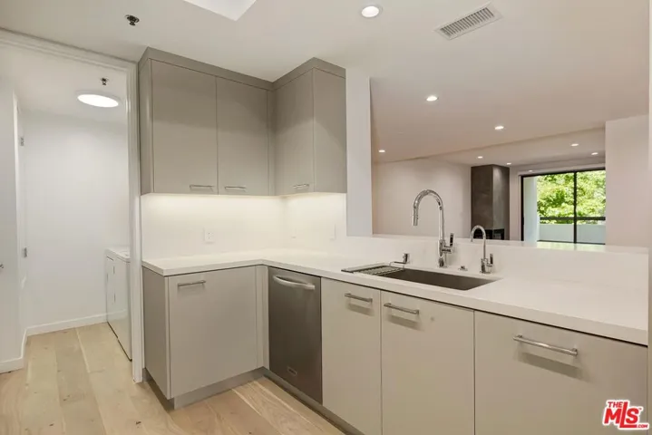 2142 Century Park Lane 102, Los Angeles, California 90067