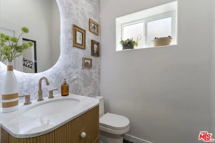 3787 Glenalbyn Drive, Los Angeles, California 90065