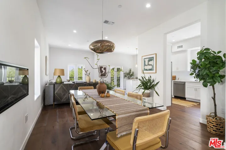 3787 Glenalbyn Drive, Los Angeles, California 90065