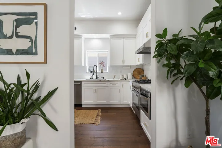 3787 Glenalbyn Drive, Los Angeles, California 90065
