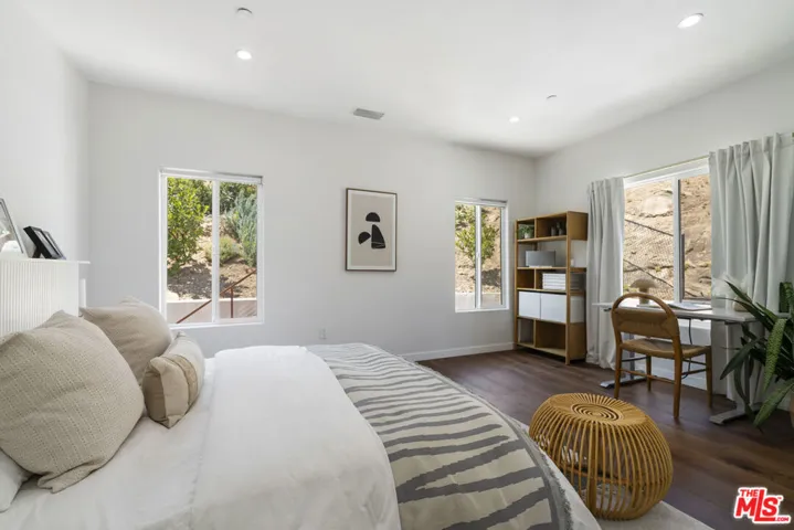 3787 Glenalbyn Drive, Los Angeles, California 90065