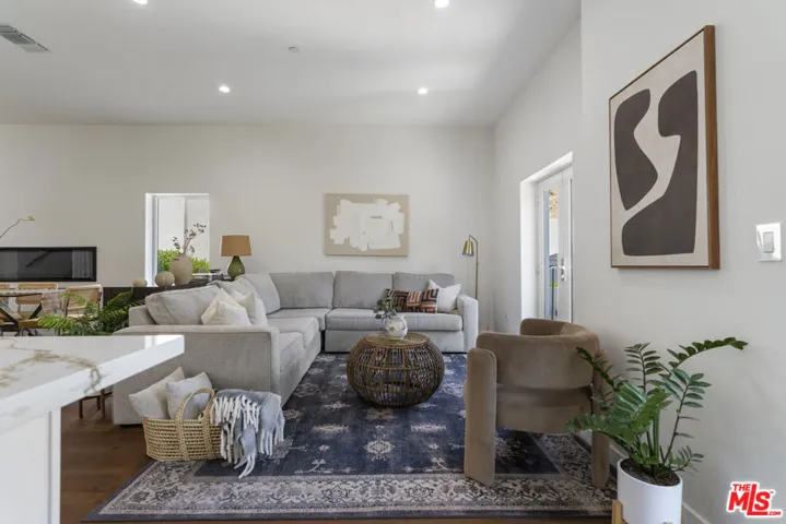 3787 Glenalbyn Drive, Los Angeles, California 90065