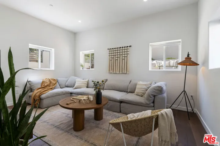 3787 Glenalbyn Drive, Los Angeles, California 90065