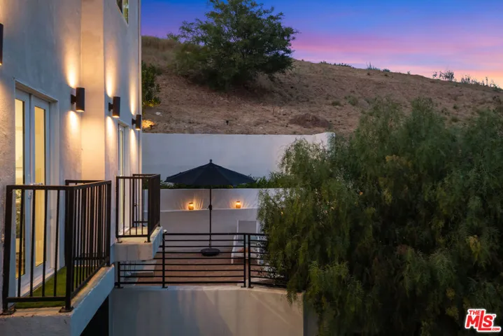 3787 Glenalbyn Drive, Los Angeles, California 90065