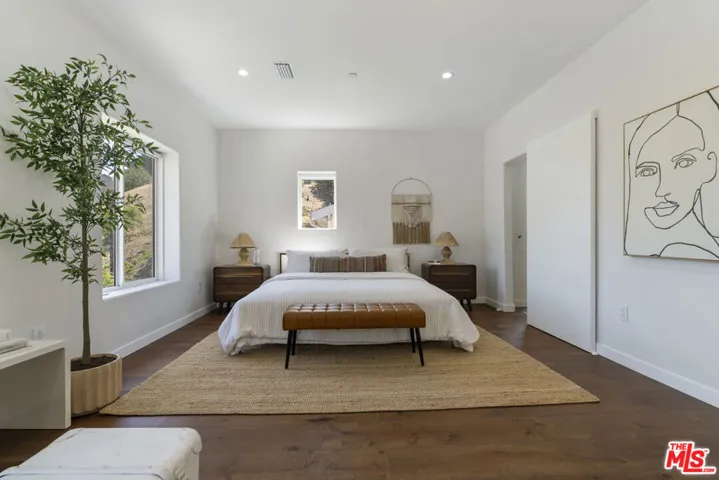 3787 Glenalbyn Drive, Los Angeles, California 90065