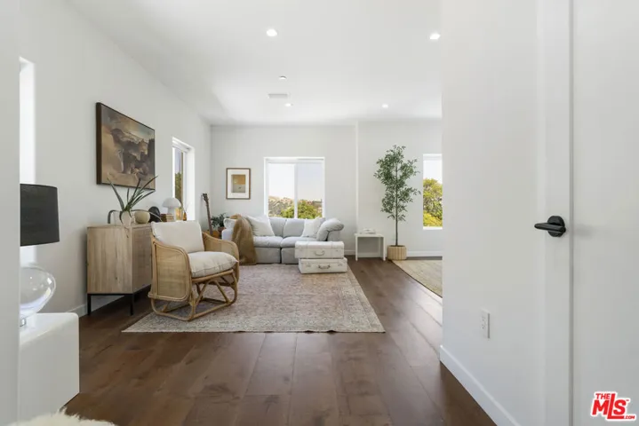 3787 Glenalbyn Drive, Los Angeles, California 90065