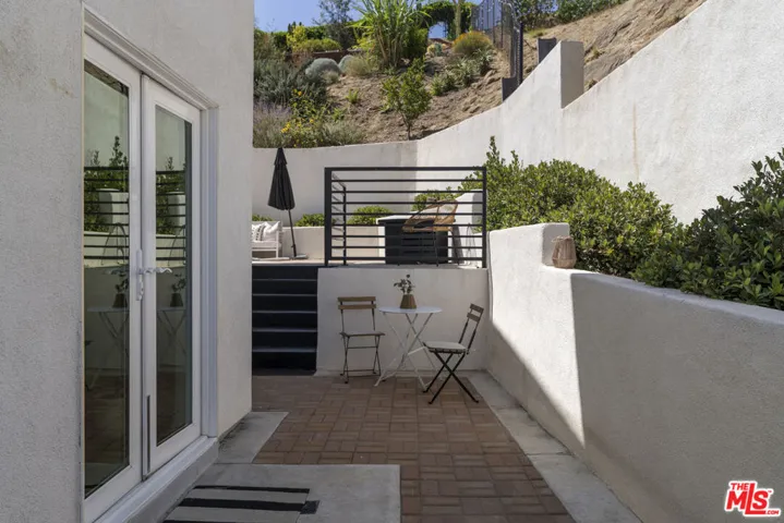 3787 Glenalbyn Drive, Los Angeles, California 90065