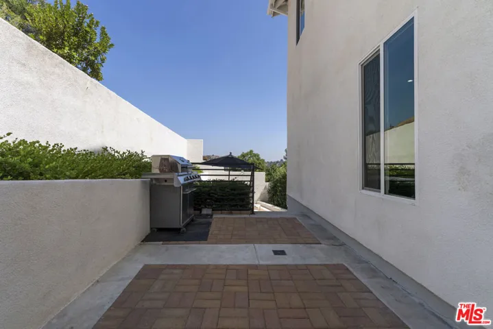 3787 Glenalbyn Drive, Los Angeles, California 90065