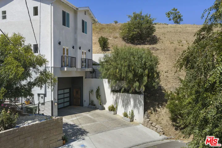 3787 Glenalbyn Drive, Los Angeles, California 90065