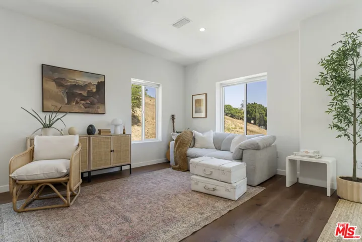 3787 Glenalbyn Drive, Los Angeles, California 90065