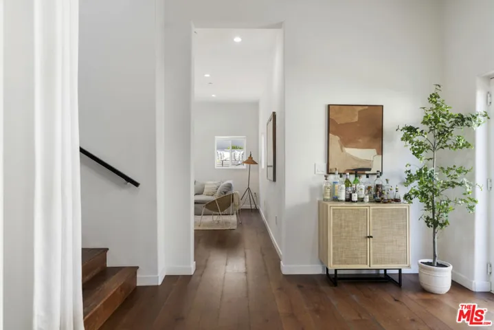 3787 Glenalbyn Drive, Los Angeles, California 90065