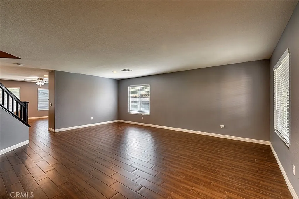 Entry/Living Room