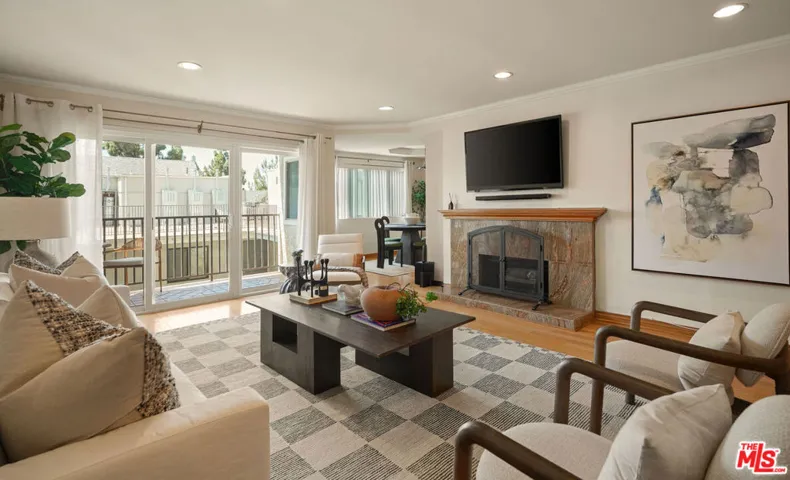 1230 Horn Avenue 201, West Hollywood, California 90069