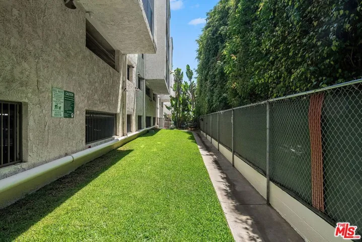 1230 Horn Avenue 201, West Hollywood, California 90069