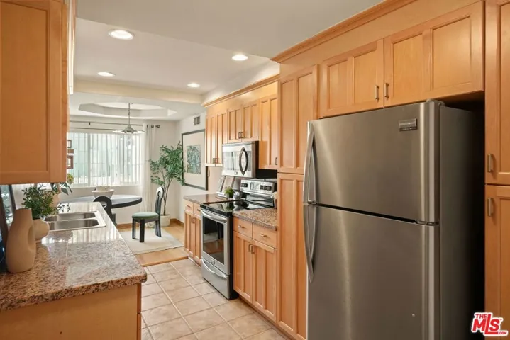 1230 Horn Avenue 201, West Hollywood, California 90069