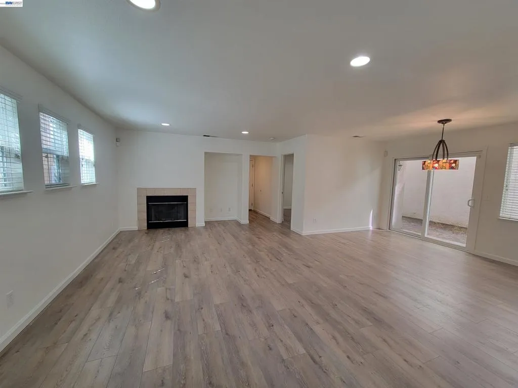 313 Turnstone Cir, Pittsburg, California 94565 — photo 4