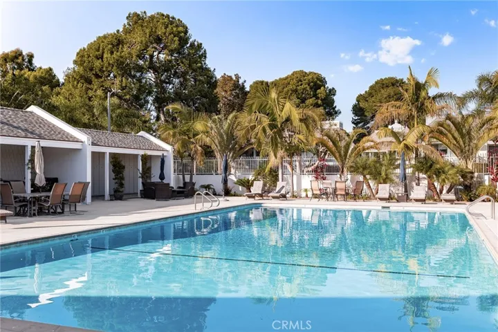 16435 Harbour Lane 13, Huntington Beach, California 92649