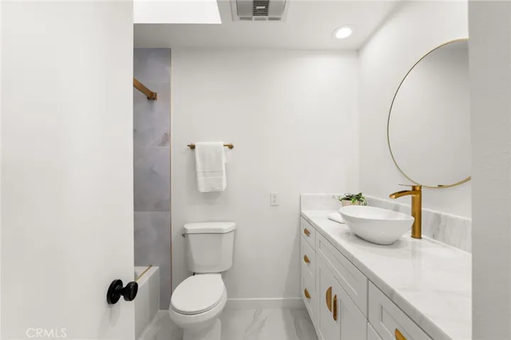 16435 Harbour Lane 13, Huntington Beach, California 92649