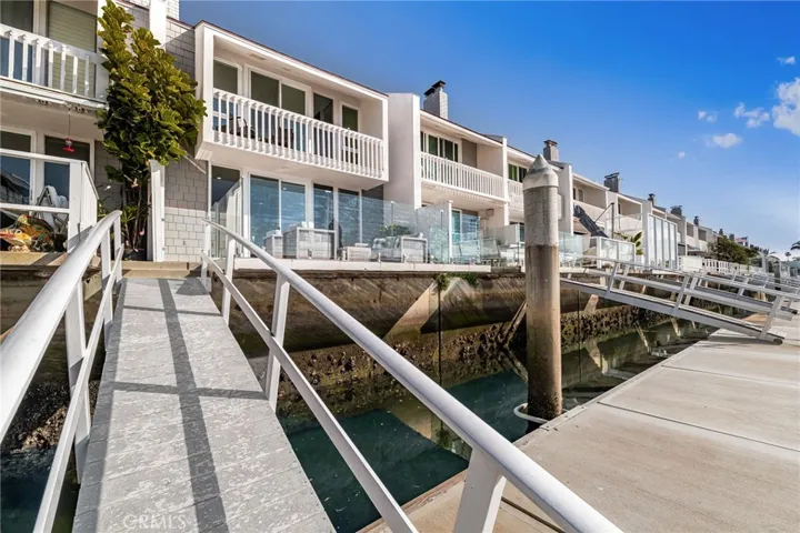 16435 Harbour Lane 13, Huntington Beach, California 92649
