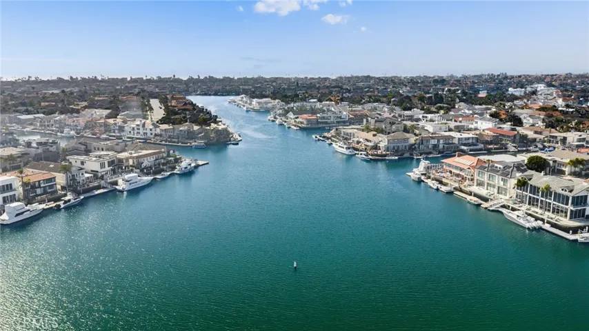 16435 Harbour Lane 13, Huntington Beach, California 92649