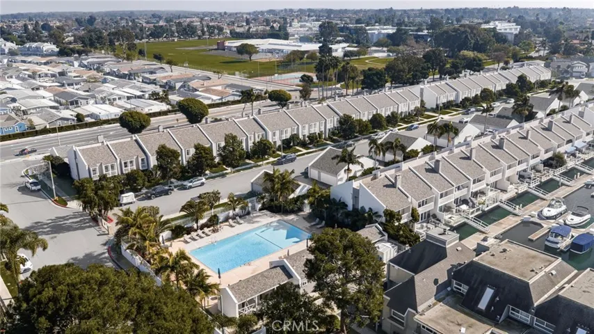 16435 Harbour Lane 13, Huntington Beach, California 92649