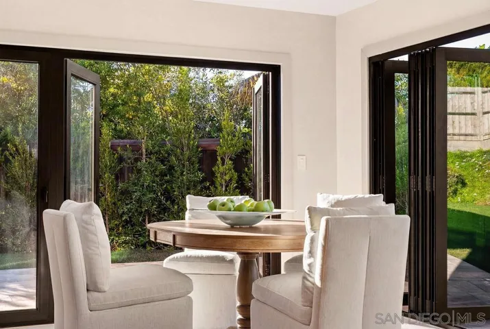 8390 Cliffridge, La Jolla, California 92037