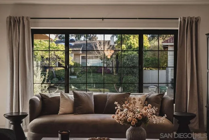 8390 Cliffridge, La Jolla, California 92037
