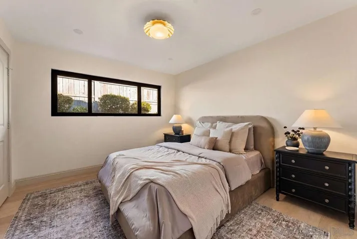 8390 Cliffridge, La Jolla, California 92037