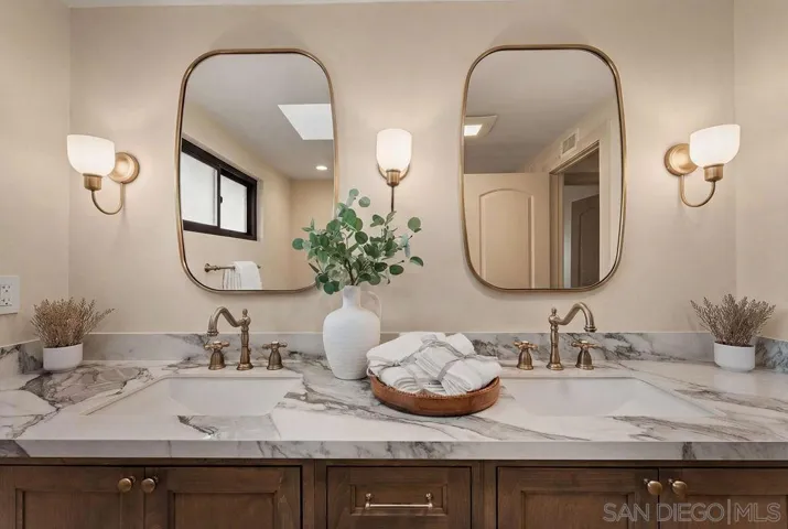 8390 Cliffridge, La Jolla, California 92037