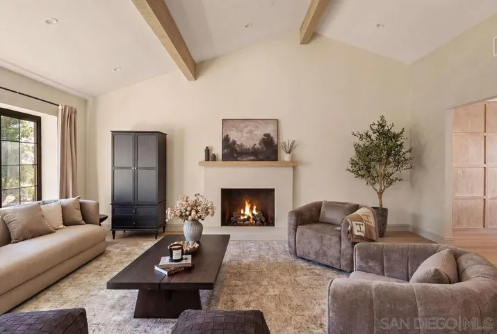 8390 Cliffridge, La Jolla, California 92037