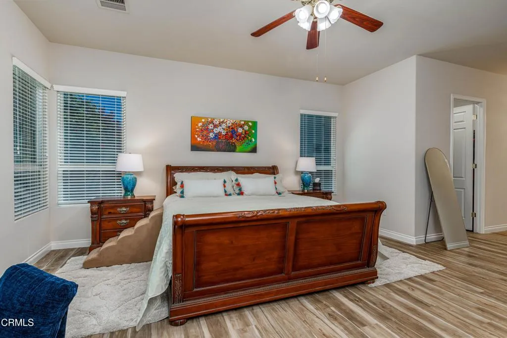 28_bedroom_2