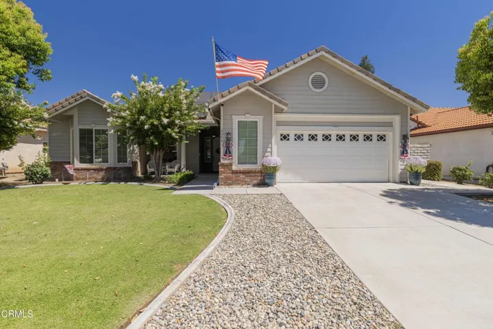 07_front_exterior_7