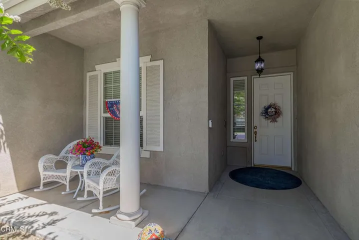 05_front_exterior_5