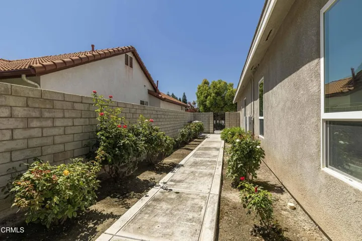 37_back_exterior_2