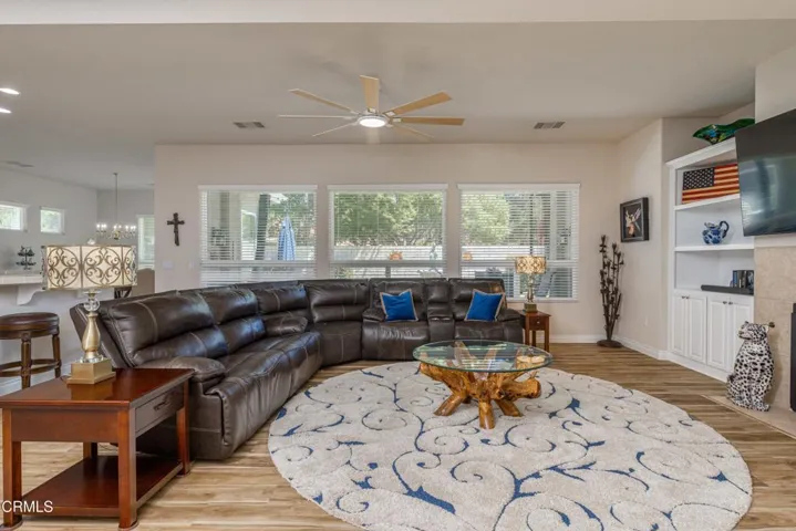 19_living_room_3